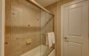 Falcon’s Nest Riverfront Mountain Retreat - Mccaysville, Georgia