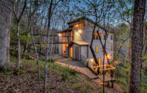 Falcon’s Nest Riverfront Mountain Retreat - Mccaysville, Georgia