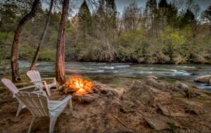 Falcon’s Nest Riverfront Mountain Retreat - Mccaysville, Georgia