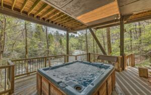 Falcon’s Nest Riverfront Mountain Retreat - Mccaysville, Georgia