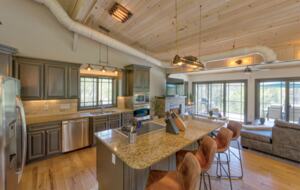 Falcon’s Nest Riverfront Mountain Retreat - Mccaysville, Georgia