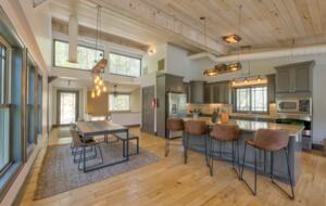 Falcon’s Nest Riverfront Mountain Retreat - Mccaysville, Georgia