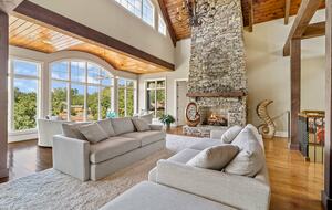 Gorgeous Lakefront Lodge with a Pool and Dock - Fort Mill, South Carolina