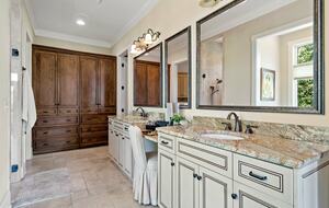 Gorgeous Lakefront Lodge with a Pool and Dock - Fort Mill, South Carolina