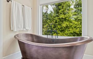 Gorgeous Lakefront Lodge with a Pool and Dock - Fort Mill, South Carolina