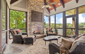 Gorgeous Lakefront Lodge with a Pool and Dock - Fort Mill, South Carolina