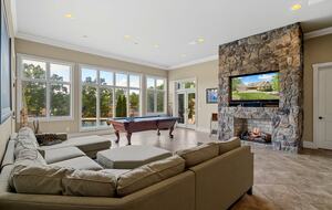 Gorgeous Lakefront Lodge with a Pool and Dock - Fort Mill, South Carolina