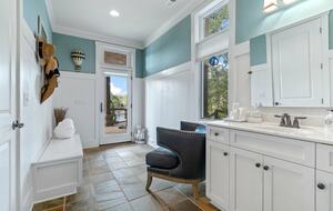 Gorgeous Lakefront Lodge with a Pool and Dock - Fort Mill, South Carolina