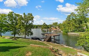 Gorgeous Lakefront Lodge with a Pool and Dock - Fort Mill, South Carolina