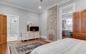 Historic Newly-Renovated New Orleans Retreat - Arabi, Louisiana