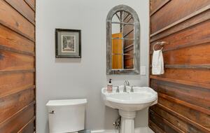 Historic Newly-Renovated New Orleans Retreat - Arabi, Louisiana