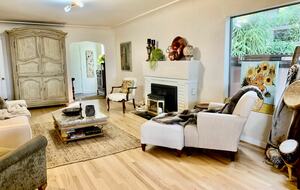 Golden Sunset Villa - Seattle, Washington