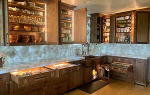 Golden Sunset Villa - Seattle, Washington