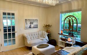 Golden Sunset Villa - Seattle, Washington