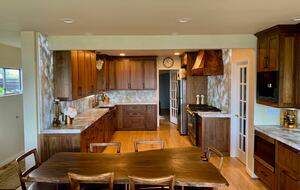 Golden Sunset Villa - Seattle, Washington