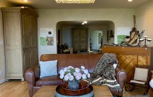 Golden Sunset Villa - Seattle, Washington