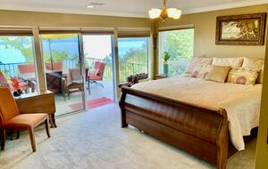 Golden Sunset Villa - Seattle, Washington