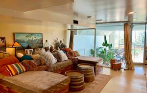 Golden Sunset Villa - Seattle, Washington