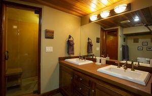 Classic 1900's Rocky Mountain Retreat - Glenwood Springs, Colorado