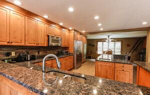 Mountain Mama Ski-In/Ski-Out Retreat - Snowshoe, West Virginia