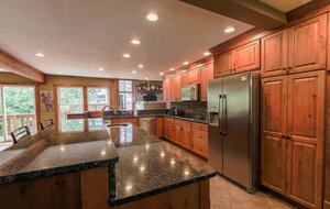 Mountain Mama Ski-In/Ski-Out Retreat - Snowshoe, West Virginia