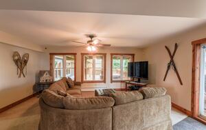 Mountain Mama Ski-In/Ski-Out Retreat - Snowshoe, West Virginia