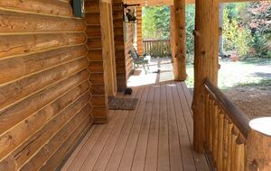 Front deck with thinking bench