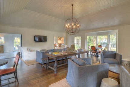 Chic Cottage by the Sea