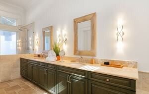 Oceanfront Home with Private Pool - Forbes Hill, Bahamas