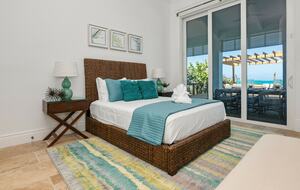 Oceanfront Home with Private Pool - Forbes Hill, Bahamas