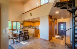 Beech Mountain Resort and Ski Village Getaway - Beech Mountain, North Carolina