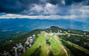 Beech Mountain Resort and Ski Village Getaway - Beech Mountain, North Carolina