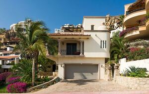 Paradise in Pedregal: Ocean Views & Infinity Pool - Cabo San Lucas, Mexico