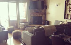 Black Diamond Ski-In/Ski-Out Family Retreat - Brian Head, Utah