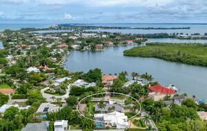 Lido Beach Gulf Getaway with a Pool - Lido Key, Florida