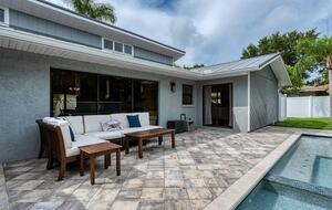 Lido Beach Gulf Getaway with a Pool - Lido Key, Florida