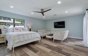 Lido Beach Gulf Getaway with a Pool - Lido Key, Florida