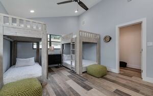 Lido Beach Gulf Getaway with a Pool - Lido Key, Florida