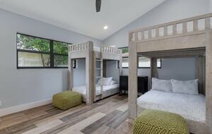 Lido Beach Gulf Getaway with a Pool - Lido Key, Florida