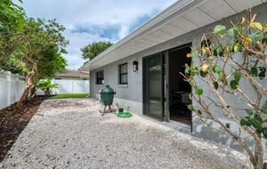 Lido Beach Gulf Getaway with a Pool - Lido Key, Florida