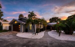 Lido Beach Gulf Getaway with a Pool - Lido Key, Florida