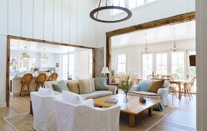 Stunning Sonoma Farmhouse with Pool and Vineyard Views - Petaluma, California