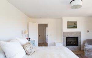 Stunning Sonoma Farmhouse with Pool and Vineyard Views - Petaluma, California