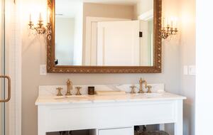 Stunning Sonoma Farmhouse with Pool and Vineyard Views - Petaluma, California