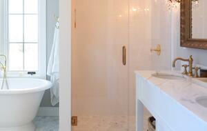 Stunning Sonoma Farmhouse with Pool and Vineyard Views - Petaluma, California