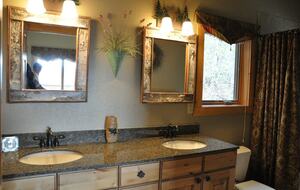 Luxury Log Home Overlooking Lake Glenville - Cullowhee, North Carolina