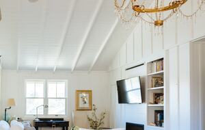 Guest House at the Stunning Sonoma Farmhouse With Vineyard Views - Petaluma, California