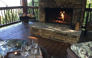 Luxury Log Home Overlooking Lake Glenville - Cullowhee, North Carolina
