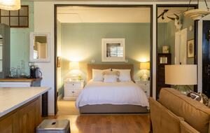 Guest House at the Stunning Sonoma Farmhouse With Vineyard Views - Petaluma, California