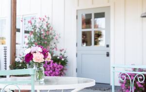 Stunning Sonoma Farmhouse with Pool and Vineyard Views - Petaluma, California